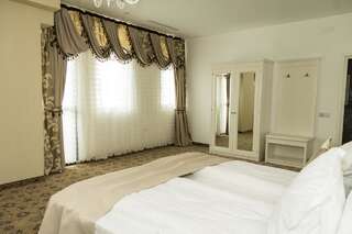 Курортные отели Pik Elegance Плоешти Номер Делюкс с кроватью размера «queen-size»-4